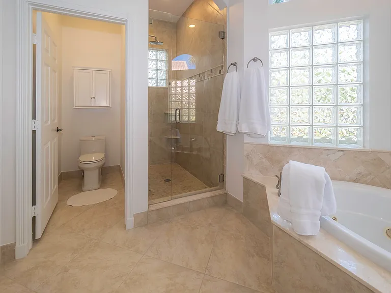 10849 Bal Harbor Dr — Photo 39