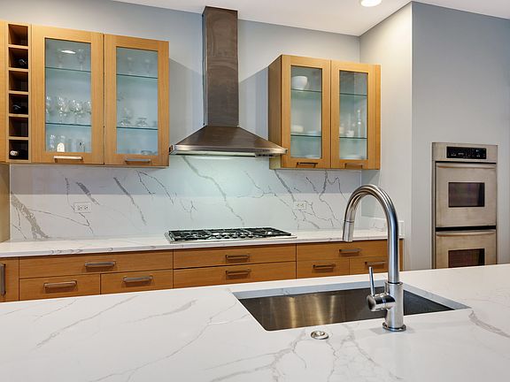 4th image of 500 W Superior St APT 812