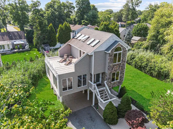 42 Astor Avenue, Brookhaven, NY 11719