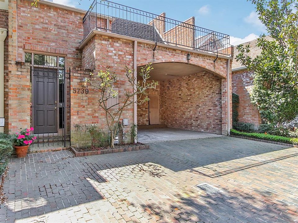 This gorgeous Tanglewood area home offers tons of potential.