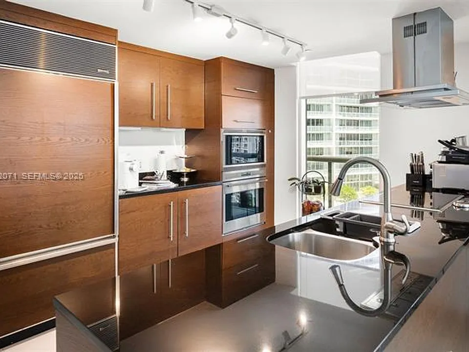 495 Brickell Ave #CU-1802