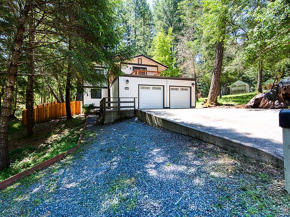 2nd image of 2853 Primrose Dr