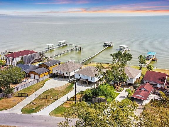 3rd image of 4203 Bayshore Dr