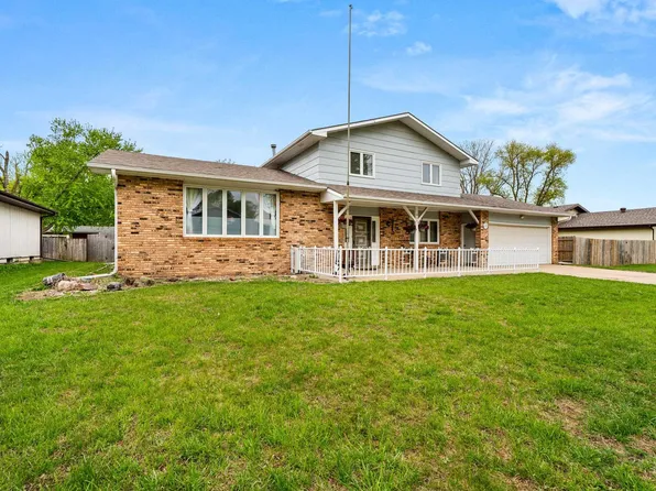 409 S Norbeck St, Vermillion, SD 57069