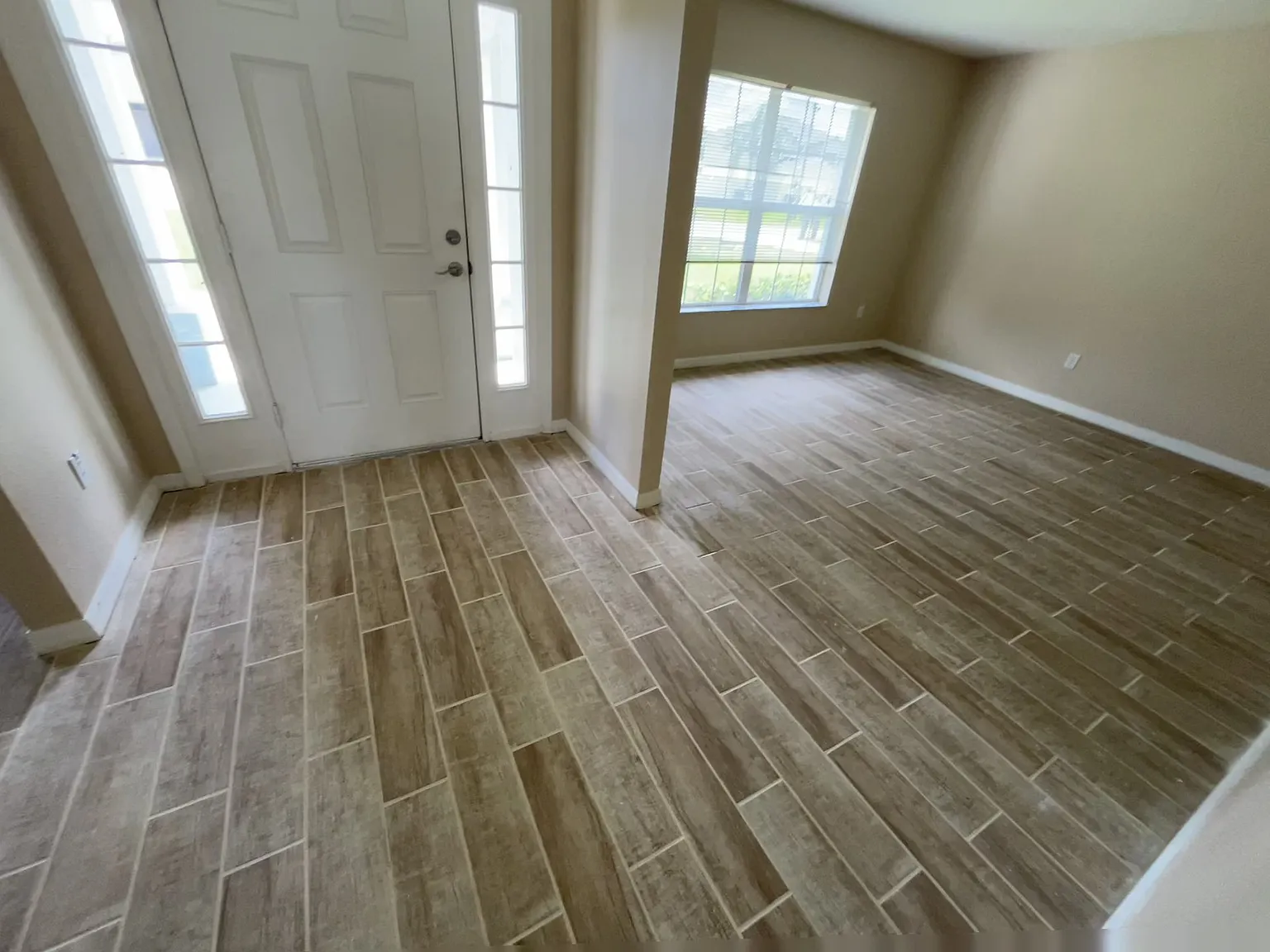 509 Albatross Dr — Photo 2