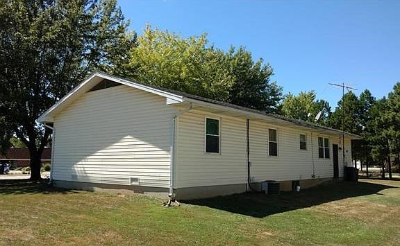 2nd image of 802 Brim St