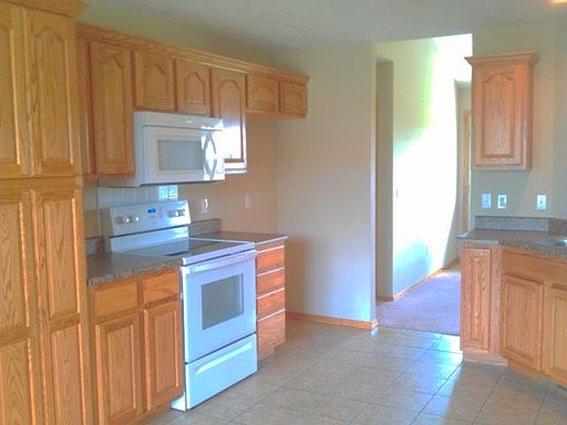 2nd image of 902 Remington Cir