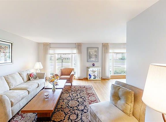 3rd image of 2149 Westview Dr