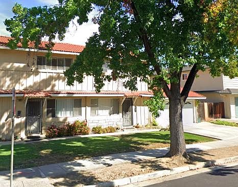 1st image of 19461 Greenwood Dr APT 4