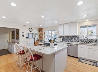 903 NW Hewitt Ln, Grants Pass, OR 97526