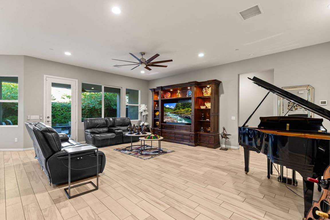 next background image