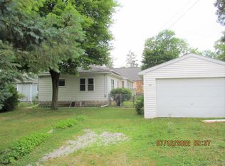 210 Pearl St, Caro, MI 48723
