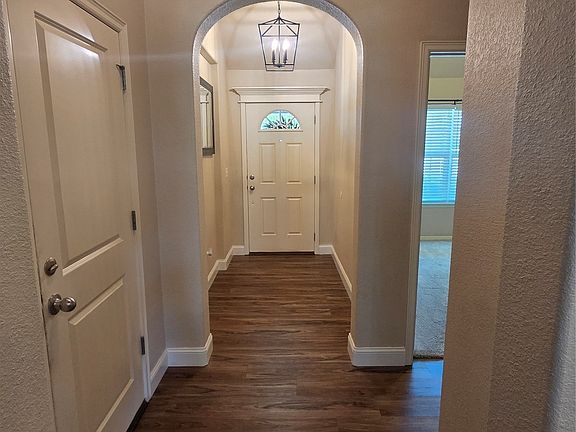 5th image of 708 W 4th St