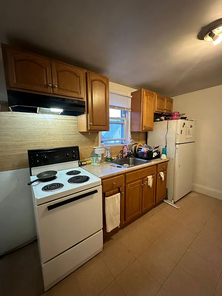 3 bed, 999 sqft, $2,900 — Photo 4