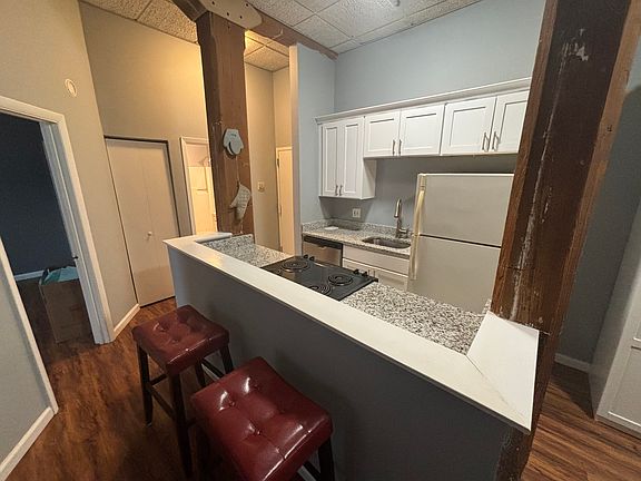 3rd image of 222 Williams St E APT 119