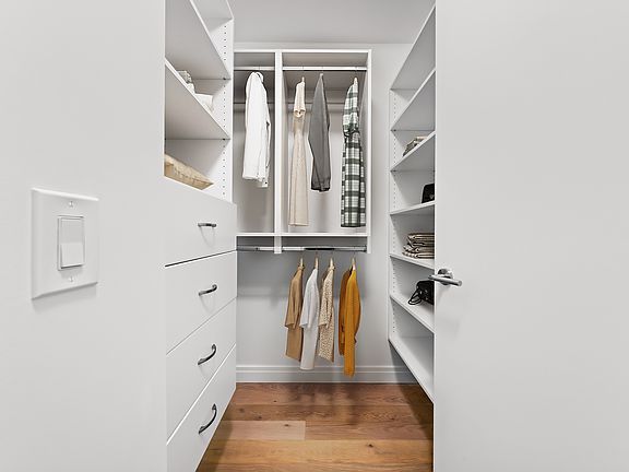 5th image of 255 Lorimer St #421