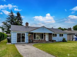 313 19th St NW, Puyallup, WA