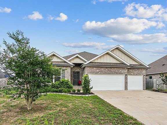 2nd image of 1129 Shoal River Dr
