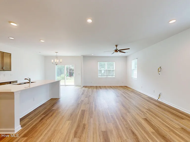 154 Caulfield Rd — Photo 4