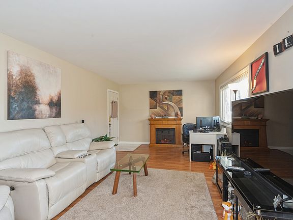 3rd image of 120 Collen Ct Unit 109