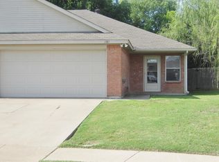 203 Robin St, Crowley, TX 76036