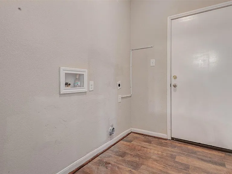8622 Torcello St — Photo 12