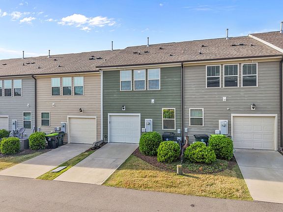 5th image of 1709 Shady Oaks Dr