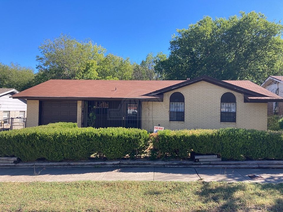 1st image of 301 Carothers St