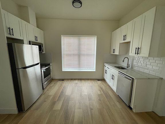2nd image of 1466 N Fillmore St #1