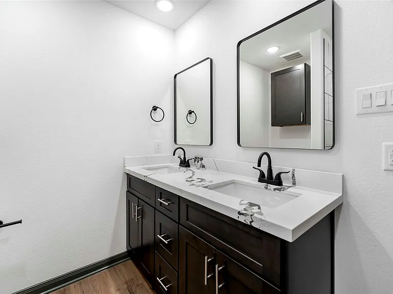 7987 Chateau St #D — Photo 30