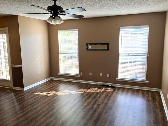 4th image of 101 Thistlewood Dr