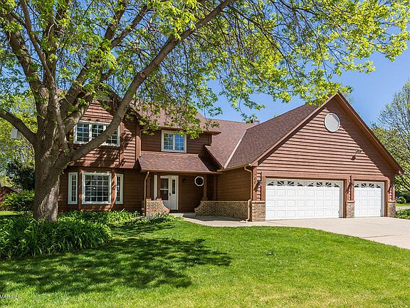 2nd image of 700 Grundhoefer Ct