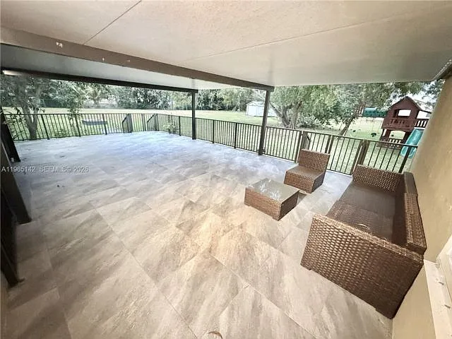 1621 SW 117th Ave — Photo 14