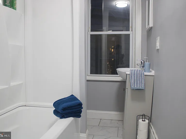 936 Carteret Ave — Photo 19