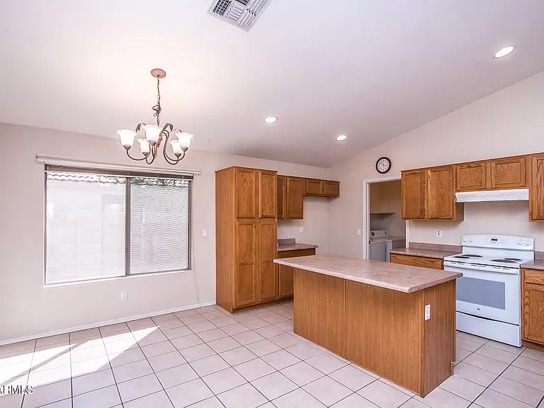 12522 W Grant St — Photo 9