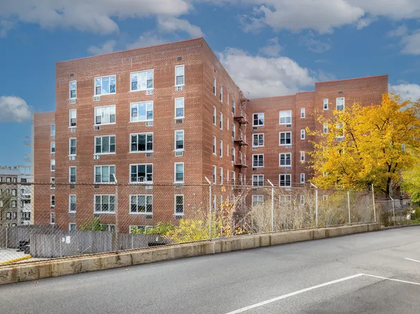 2390 Palisade Avenue image 24 of 24