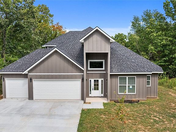 2nd image of 41 S Cheshnut Dr
