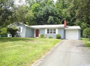 16 Fox Hill Rd, Claverack, NY 12513