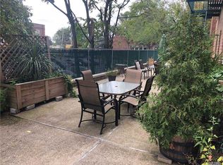 32 Cathedral Ave APT 1F, Hempstead, NY 11550