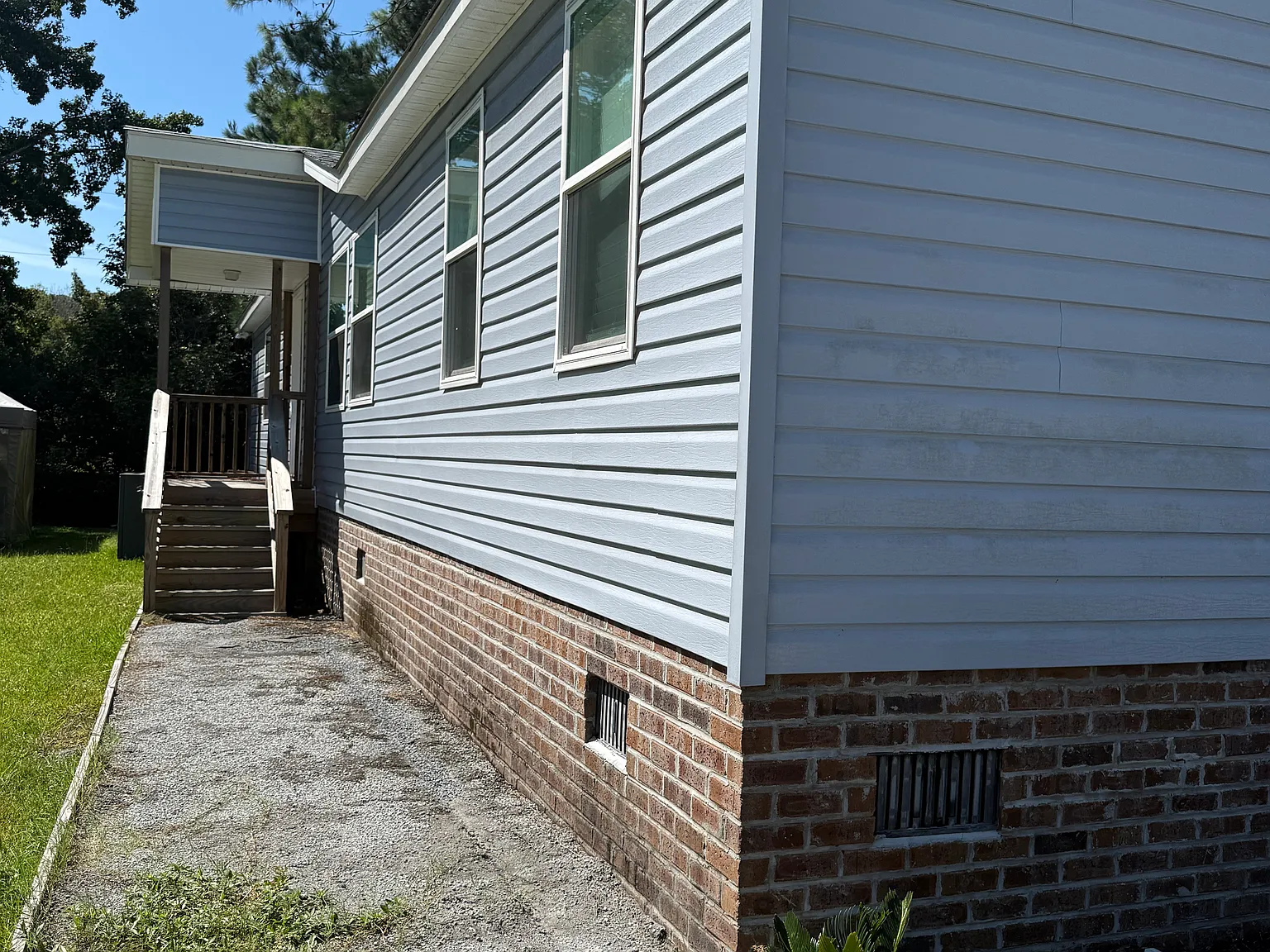 3 bed, 1652 sqft, $1,900 — Photo 2