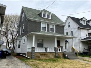 929 Evangeline Rd, Cleveland, OH 44110