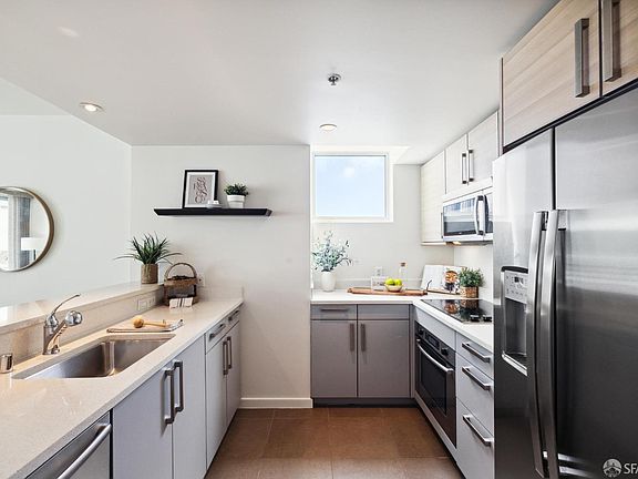 3rd image of 555 4th St Unit 602