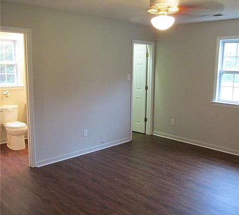 5th image of 126 Hall Dr