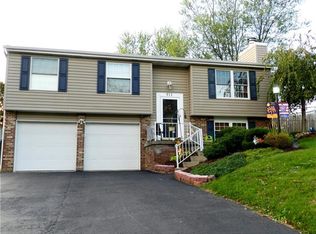 911 Essex Dr, Greensburg, PA 15601