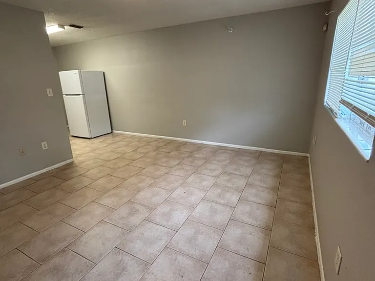 10117 N Aster Ave — Photo 10
