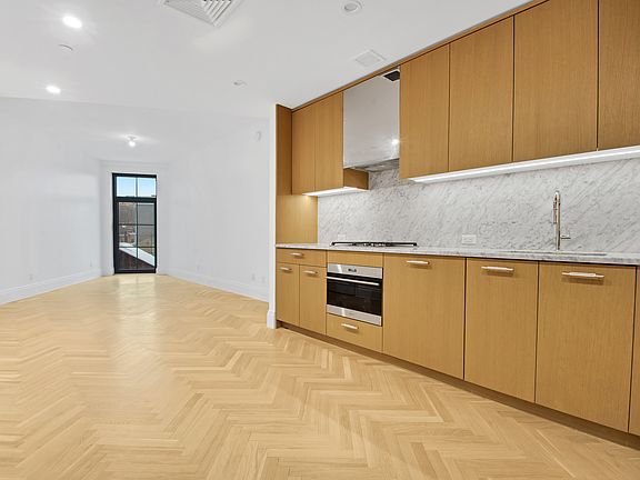 4th image of 300 W 122nd St APT 8P