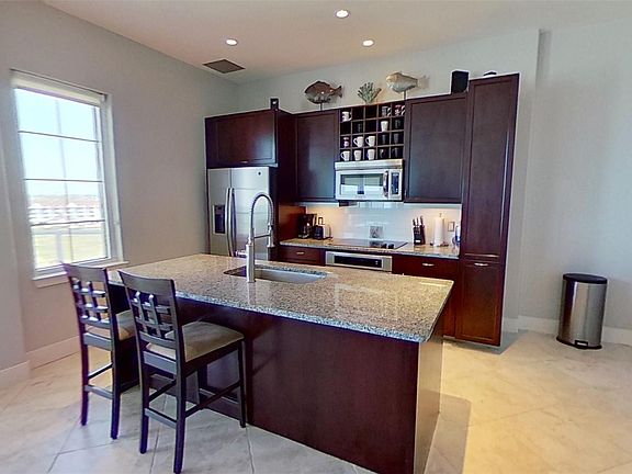 4th image of 10327 Termini San Luis Pass Rd Unit 618
