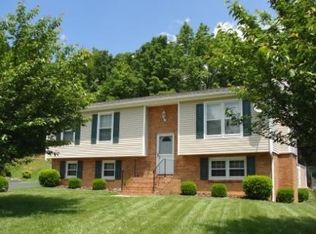 7055 Autumn Wood Ln, Roanoke, VA 24019