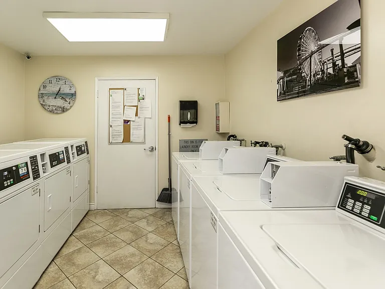2721 2nd St #106 — Photo 36