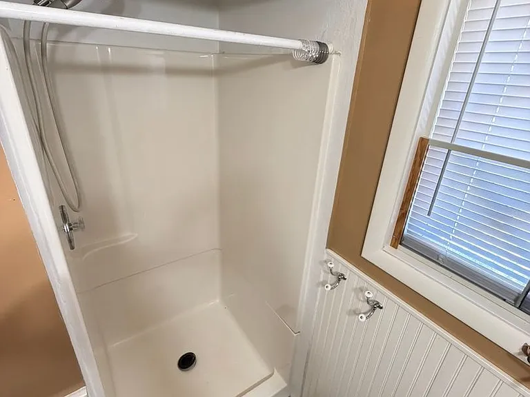 550 Carlson Dr — Photo 15